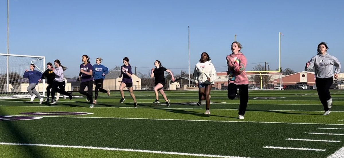 BonhamTrack_CC's tweet photo. Warriors at work! Proud of our athletes for their time and commitment to get better! #compete @BonhamISD_ @BonhamHS https://t.co/j93XDzyKpu