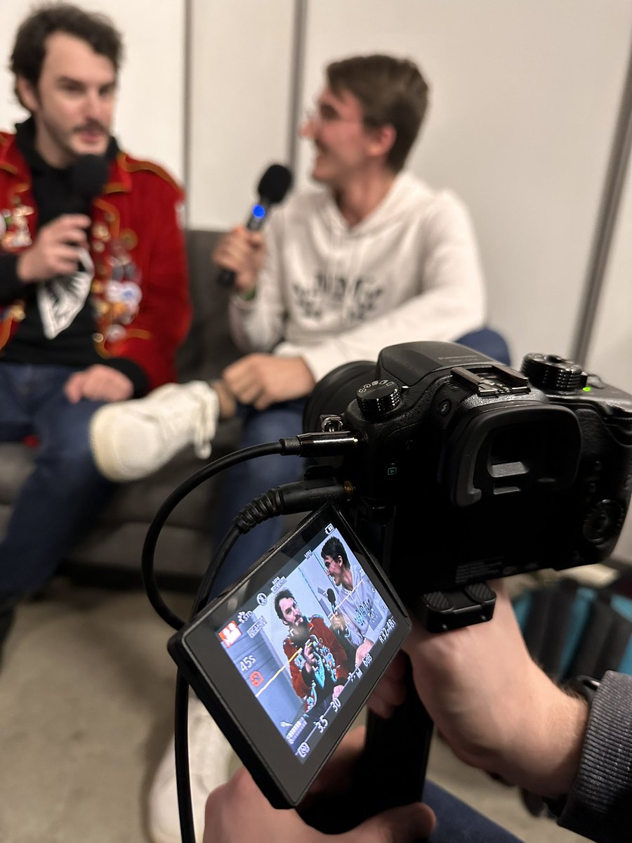 Le Studio Laval (@lestudio_laval) on Twitter photo 🎮 Aujourd’hui Le Studio était en #reportage au <a href="/GeekLifeFest/">Geek Life Festival - Lorient 17&18 mai 2025</a> du #Mans qui nous a donné l’opportunité d’interviewer #BernardMinet et #BobLennon 🎮 Aujourd’hui Le Studio était en #reportage au <a href="/GeekLifeFest/">Geek Life Festival - Lorient 17&18 mai 2025</a> du #Mans qui nous a donné l’opportunité d’interviewer #BernardMinet et #BobLennon