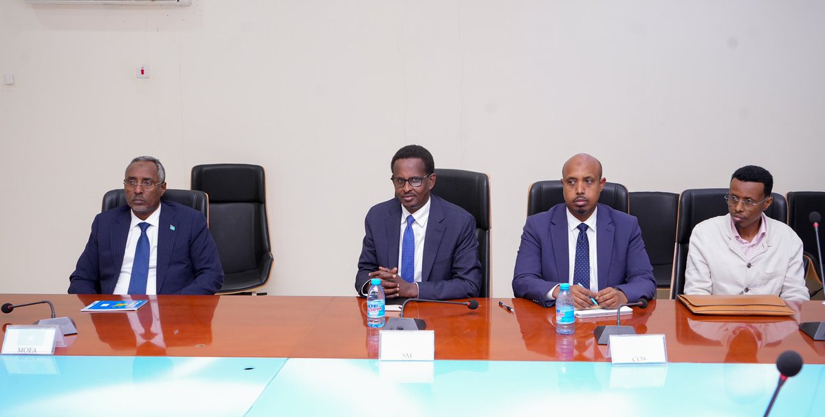 TheVillaSomalia's tweet photo. H.E. @HassanMohamud hosted today Ambassadors from EU member states with diplomatic missions in #Somalia. H.E acknowledged their critical role in the nation's developmental journey & assured them of the govt’s commitment to enhancing strategic ties in all areas of mutual interest. https://t.co/h60U8aDpue