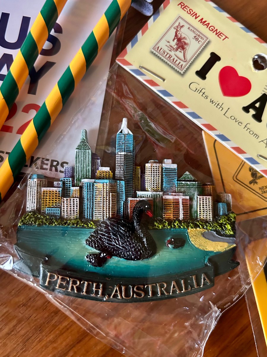 Many thanks to our man down under <a href="/Purple_Wyrm/">Purple Wyrm❤️ 🇺🇦</a> who lovingly sent the pod this incredible/tasty care package. Close iOS of wine gums &amp; massive swan magnet (I hear things are bigger in Oz)
