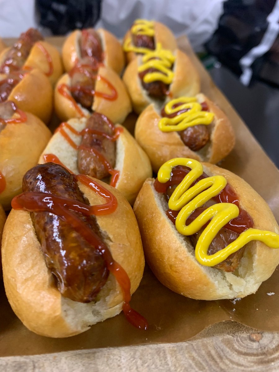 ktstanding's tweet image. Circus themed afternoon tea @FrenshamHeights today, what fun 🤡 @ashep64 @HolroydHowe hot dogs, fish n chips, popcorn, candyfloss, and so much more 😋