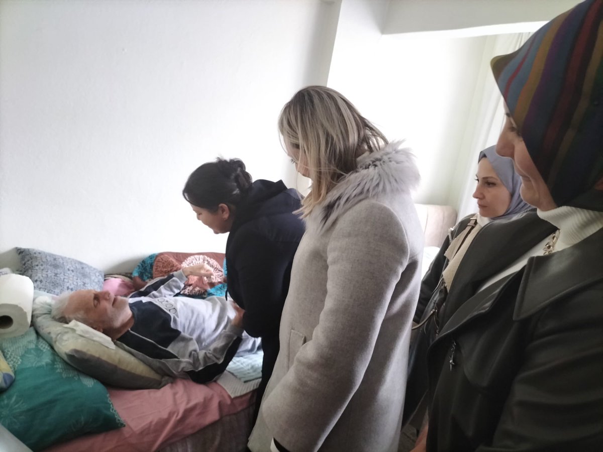 AK PARTİ Kastamonu İl Kadın Kolları Başkanımız Serap Ekmekci , AK Parti Kastamonu İl Başkanlığı Yönetim Kurulu Üyesi Türkan Yurtsever,  Bozkurt  Ak Parti Kadın Kolları Başkanımız İlknur Boduoğlu ve Yönetimi ile birlikte ilçemizde ziyaretler gerçekleştirdik.