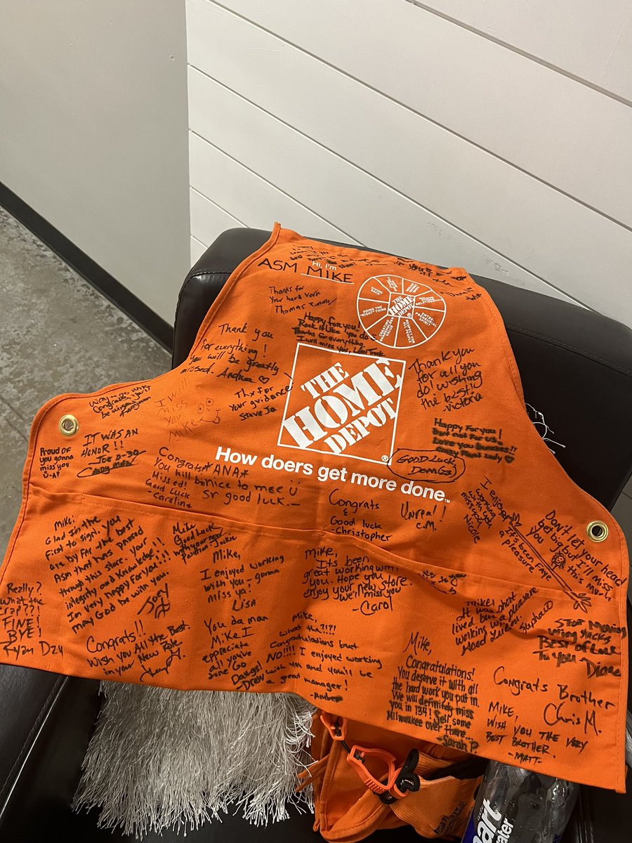 MikeG9689's tweet photo. Last day at Store 134 and what better way to spend a Saturday. Grateful to be apart of a great team and wish nothing but the best. Looking forward to joining another great team at 1771!!! @hollytate122  @lgrahamthd https://t.co/xQHVZRXeCv