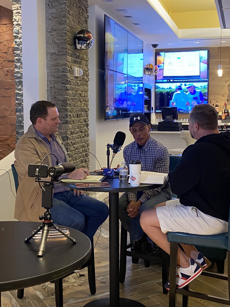 LouisianaDowns's tweet photo. A little BTS action from the Parlay for Perfection podcast! Full show will be posted soon so you can make your picks! #InsideRail #SpecialGuest https://t.co/DLOMyWMIrU