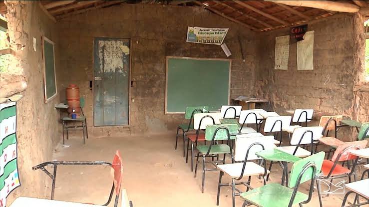 lunaperegrinaa's tweet image. Sim po claro q vamos ter programação e robótica OBRIGATORIAMENTE nessas escolas sim

Confia