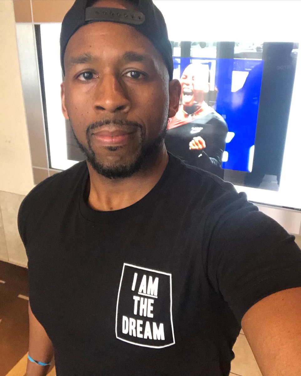 BailiwickCrewDC's tweet photo. “I AM The Dream” was a vibe ✨
Shout out to @myfitdc, @Energy2Radiance, & all the folks who came out this morning to the #IAmTheDream yoga event! 🧘🏾♀️
It was an uplifting morning of yoga, meditation, & affirmation that honored the life & legacy of Dr. King.
#thedistrict #myfitdc https://t.co/pBNjs9F7uF