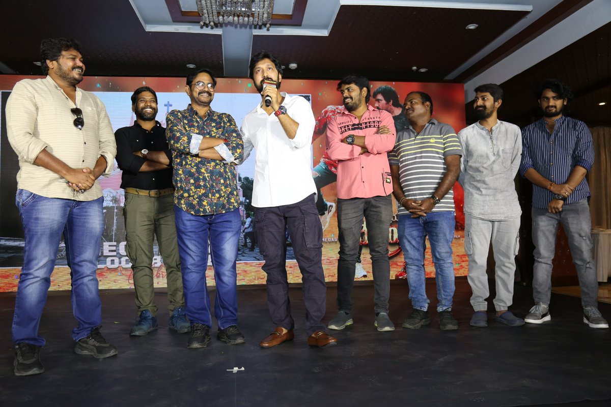 bhushanmn's tweet photo. MEGA MASS BLOCKBUSTER meet bobbyteam
#bobbyteam
#WaltairVeerayya #chiranjeevi #raviteja
@KChiruTweets @RaviTeja_offl @dirbobby @shrutihaasan @ThisIsDSP @MythriOfficial https://t.co/xIfWLDTMWC