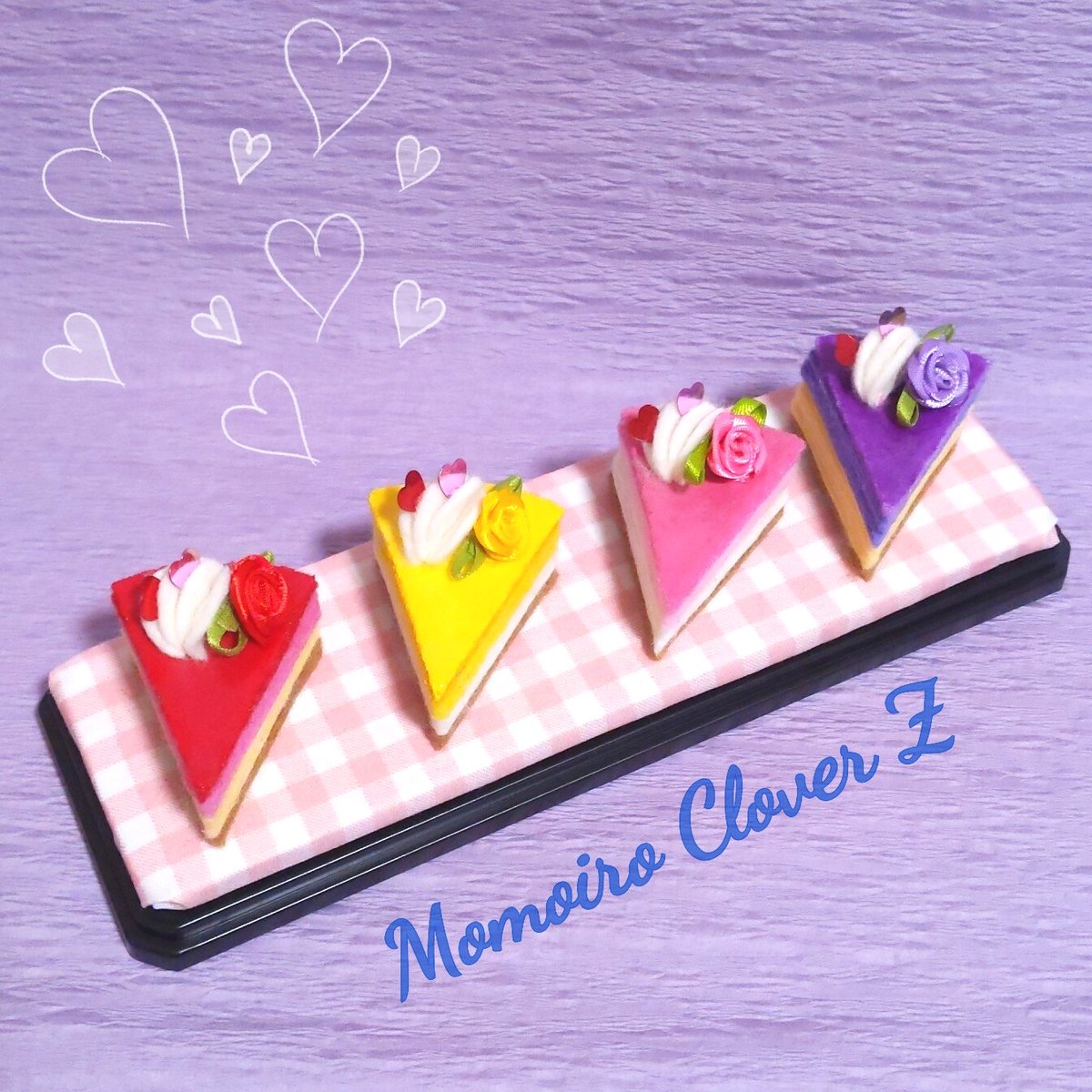 lovin_RB's tweet photo. フェルトで4色のケーキ＆クッキーのスイーツを作ってみました～♥😃🍰🍪♬*ﾟ
#ももクロ  #推し事作品
#配布ノフ  #フェルト手芸
#手芸は楽しい https://t.co/n5SdvdQ3Aw