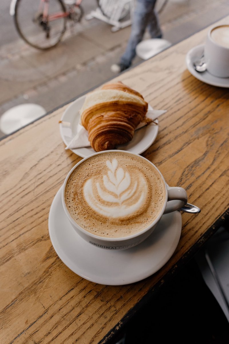 Can't start the morning without un café! Especially on chilly days like today ☕️ ⁠
⁠
What are your weekend plans? Let us know in the comments! 🙂⁠
⁠
Photo by David Dvořáček on Unsplash 📸

#chicago #coffee #morning #weekend #dailyinspo