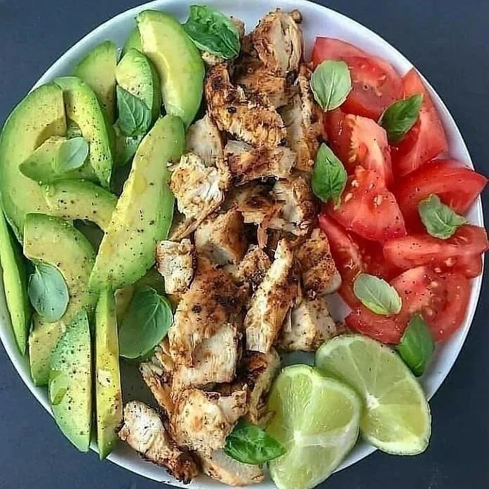 Lowcarbjiji's tweet photo. 🍗🥑 Avocado chicken and basil salad🥗
🙋Don’t forget to Get FREE eBook 🎁📩 "365 Days of Keto low carb recipes" are available in the link in my bio 👆👆 !!
Credit: 📸 healthyfitnessmeals
#ketoresults #ketojourney #keto #ketolife #weightlosstransformations #weightloss #lchf https://t.co/kcC9YvlYda
