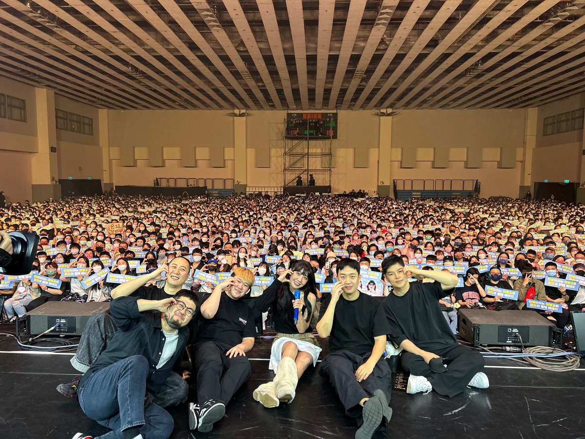 [#정은지] 2023 JEONG EUN JI CONCERT '#Travelog' in TAIPEI✈️

타이페이에서 PANDA 여러분과
올해의 첫 여행을 시작할 수 있어 너무 새롭고 행복했습니다!💕

거리는 멀어도 마음은 언제나 가까이 있는 우리
앞으로도 함께할 여정에 많은 사랑 부탁드립니다♥️

#Apink #은지 #EunJi