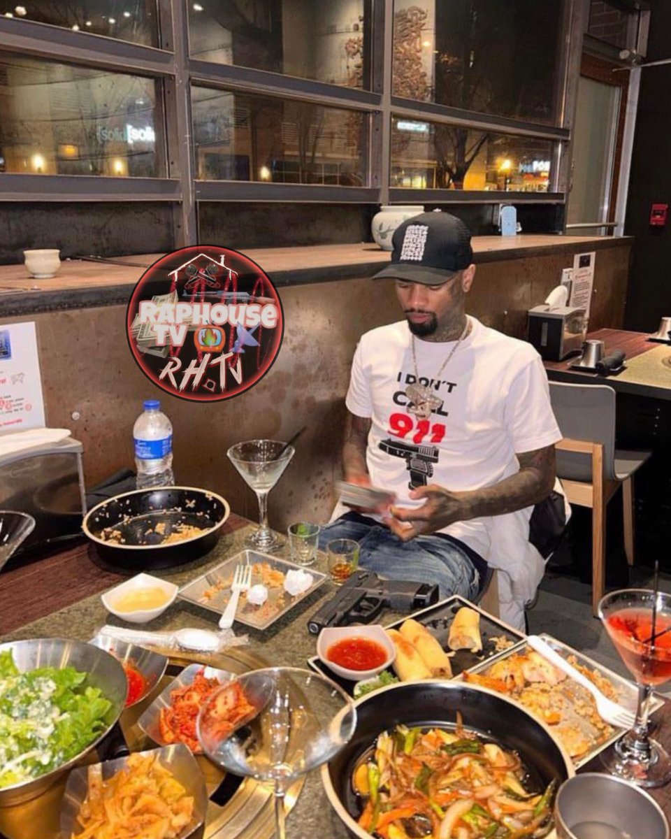 raphousetv2's tweet image. Bro eating Korean BBQ with his fye on the table🔫😤🍽️