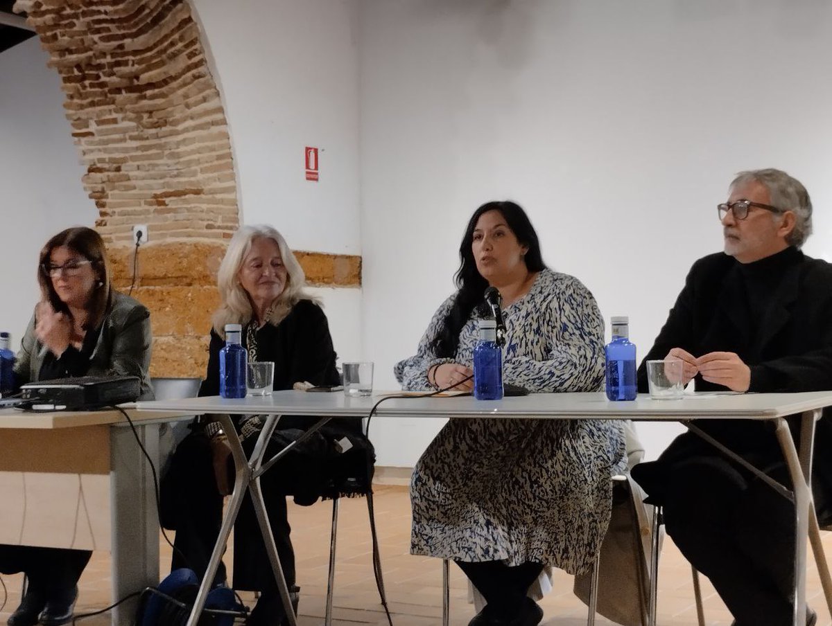 Ana1854Ana's tweet photo. Esta mañana mi compañero @CarlosParadasG y yo hemos acompañado a @TAPECAcadiz en su 20 aniversario. Enhorabuena por difundir y enseñar nuestro patrimonio y por hacerlo de manera inclusiva.@AdelanteCadiz @pacopini https://t.co/IQ9yivgejH