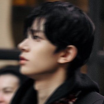 when the quality is blurry but you’re heeseung >>>