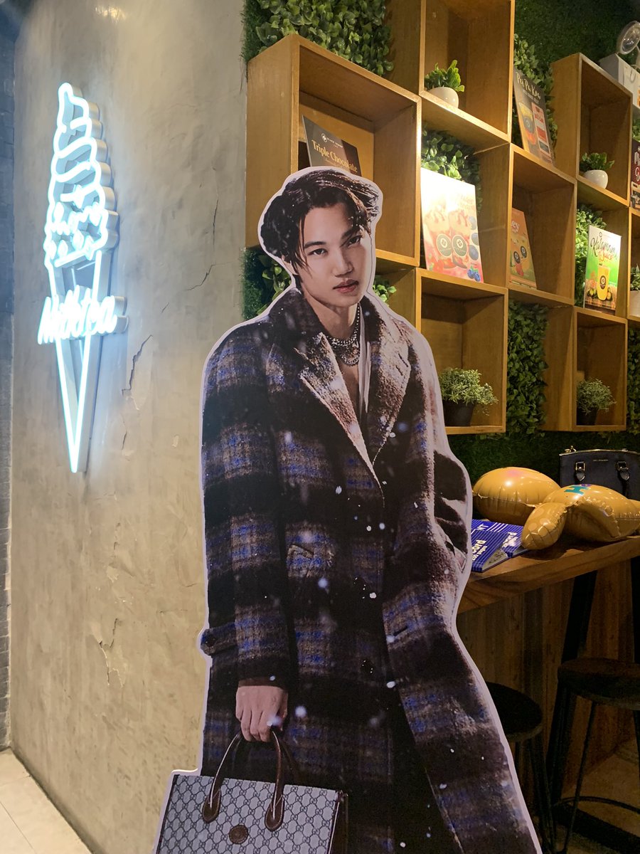 smolzens's tweet photo. Nasundo ko na po si jongin wag po kayo mag-alala <3 thank you so much po! congrats din po for the successful cupsleeve event! βΊοΈπ«Άπ» @kaigomsph @kjinjm_
#KAIFE #KAIFEmnl https://t.co/zLfRLGbFgw