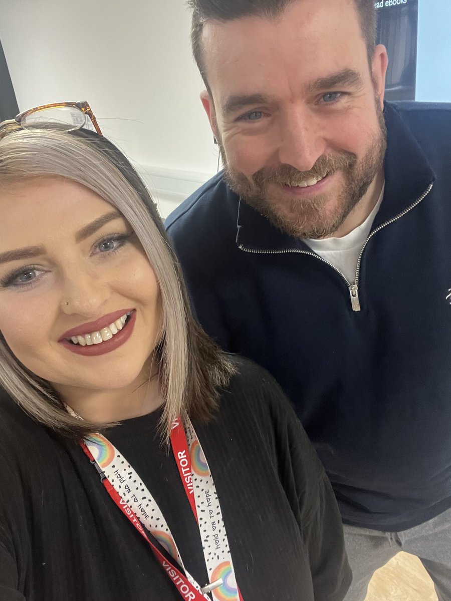 MissAngelFarmer's tweet photo. What a great end to the first week back of 2023 school life. A fabulous training session with lots learned and so exciting to meet such an inspiring educator. Thankyou @ICT_MrP 🌟😁 https://t.co/UblUgMADLp