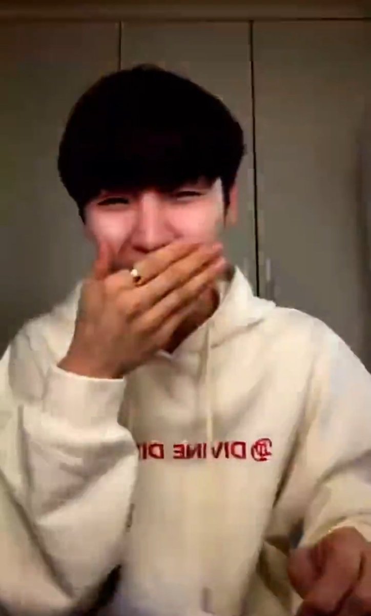6lXVERSE's tweet photo. daejeonz having the same reaction to that ig filter hahaha cuties https://t.co/Rm92PEugGc