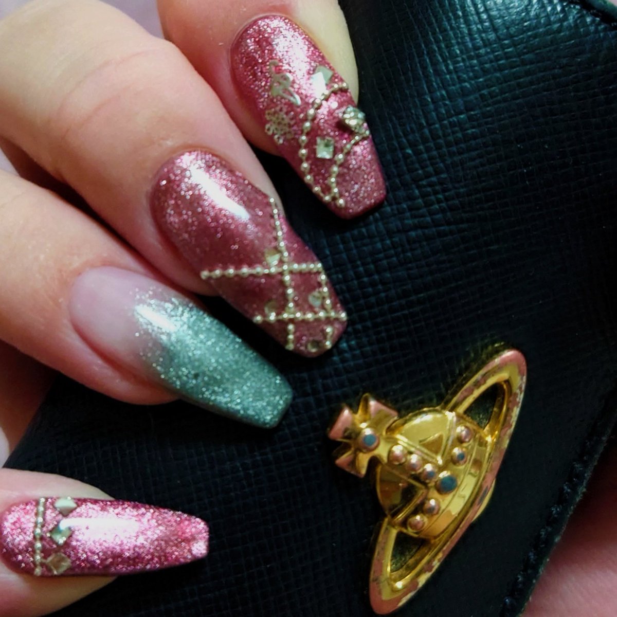 774.(式) tweet media