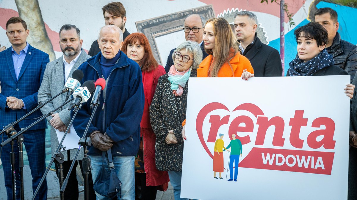 Lewica_News's tweet photo. Prezes Instytutu Emerytalnego: Kilka m-cy przed wyborami proj.#RentaWdowia ma szansę powodzenia w Sejmie.
- Jeśli zostanie poddany głosowaniu, PiS znajdzie się pod ścianą i będzie musiał poważnie rozważyć jego zaakceptowanie.
#ABCLewicy|#BezpiecznaRodzina
https://t.co/ckClxvITDQ https://t.co/Qgz5lzrw0B