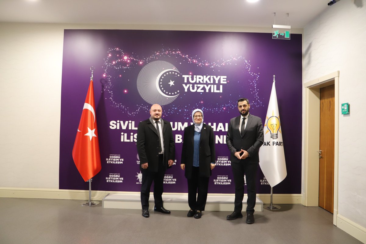 Kamuyla ilişk. ve Siyasi işler Sorumlu Bşk. Halil İbrahim KUNDAK ve İç Anadolu Bölgesi  Bşk. Adnan YAŞAR, Ak Parti Genel Başkan Yardımcısı Belgin UYGUR hanımefendiyi  Makamında ziyaret ederek, cep telefonu esnafının sorunları ve çözüm yolları konusunda gerekli sözleri almışlardır