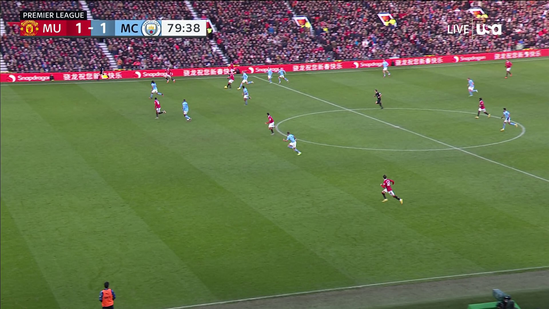 Bruno Fernandes picked his spot perfectly 💥

Should Manchester United's equalizer have counted? 

(📽️:@NBCSportsSoccer)