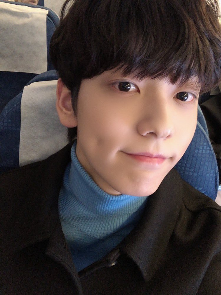 todaysoob's tweet photo. 200114🗓

수빈입니다!
무사히 잘 도착했어요
아직 이른 시간이지만 미리 잘 자요~

#SOOBIN #수빈 https://t.co/IjcU2c5zzg