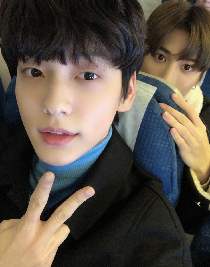 todaysoob's tweet photo. 200114🗓

수빈입니다!
무사히 잘 도착했어요
아직 이른 시간이지만 미리 잘 자요~

#SOOBIN #수빈 https://t.co/IjcU2c5zzg