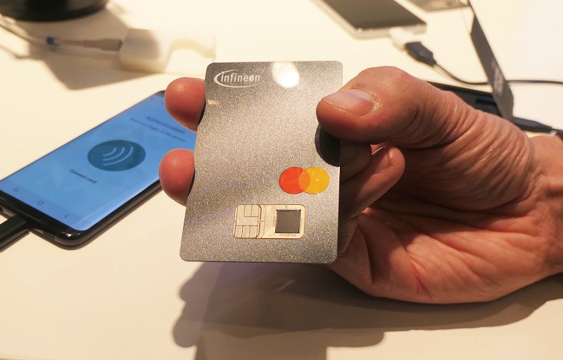 Bentyl50's tweet photo. Weekend special 🥳 with pictures in article from TRUSTECH 2022: 

"Infineon Offers 'SECORA Pay Bio' to Reduce Costs of Biometric Payment Cards"

(enabling biometrics to run on a single chip)
#biometrics #payments #cards #fingerprint ping @FingerprintCard

https://t.co/lXqjpJoXZ0 https://t.co/xIkkyzDhn5