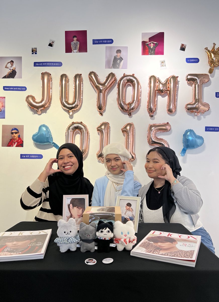 jjyuninis's tweet photo. Supporting my siti ceria with kak zah toye #cloubis #TheStarsInYou #1Plus1_Equals_Juyomi_Day https://t.co/dAX9nIOHmO
