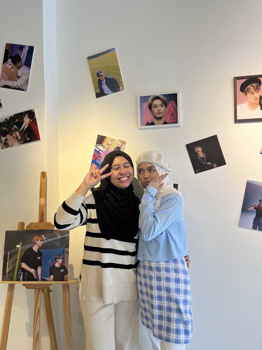 jjyuninis's tweet photo. Supporting my siti ceria with kak zah toye #cloubis #TheStarsInYou #1Plus1_Equals_Juyomi_Day https://t.co/dAX9nIOHmO