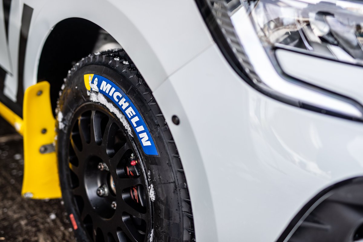 RenaultSeries's tweet photo. Soon... 👁️👁️

#ClioRally3 https://t.co/eI0cOj39UF