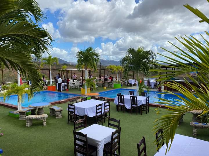Un paseo de fin de semana a la región central de Nicaragua,puedes visitar el Centro Turístico Rancho San Sebastián - Hermanos Gadea en Juigalpa Chontales, ambiente agradable y acogedor.
#UnidosEnVictorias