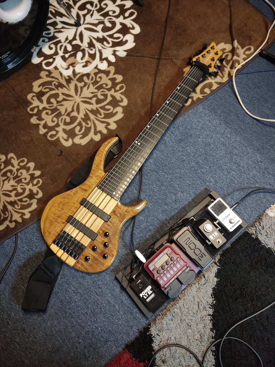 Megat_Yaesree's tweet photo. Jamming with #DaylightDescends. https://t.co/61nlFsV2h2