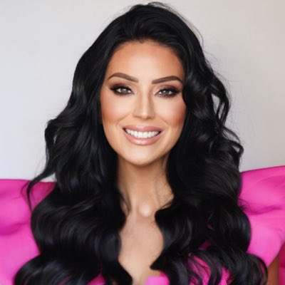 RebekahMPittman's tweet photo. #NewProfilePic https://t.co/YKm8pEEDTW