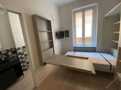 Scomodino's tweet photo. Mi segnalano anche questo che è pure peggio, anche se almeno ha un bagno 
https://t.co/obHuYVSWfN https://t.co/9dVjUgmicV