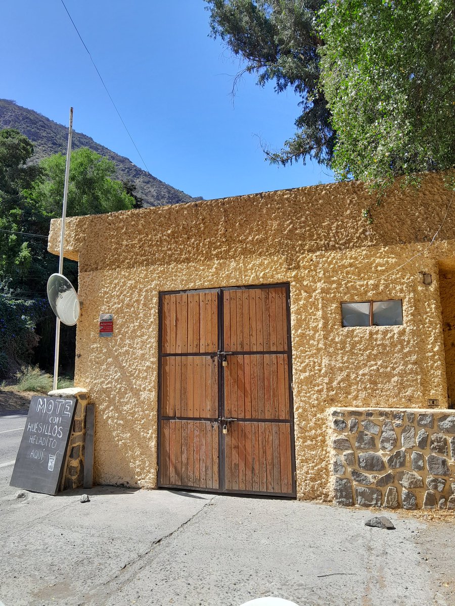 UNCAJONDEDATOS's tweet image. Nuevamente sin agua potable  @aguas_andinas y debo cerrar local, enviar a colaboradores a sus casas, pagarles el dia y nadie se hace responsable @SERNAC @SISS_CHILE 
Camino al volcan 16721 san jose de maipo
Cliente: 8973865

Hasta cuando y quien responde?