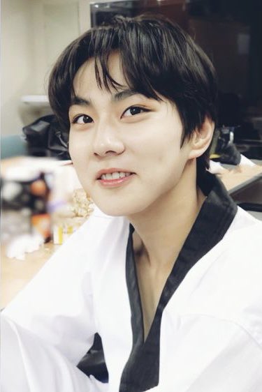 ifi___tomorrow's tweet photo. เด็กคนน้้นโตมากลายเป็น https://t.co/3HCzf2jtIO