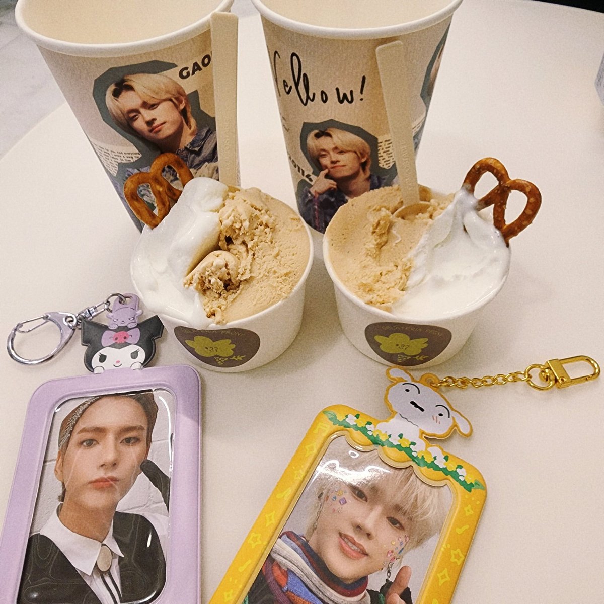 0miiang0's tweet photo. ♡GAON DAY♡@피오니&더베이스
지석아!! 오늘 사랑 듬뿍 받고 달콤한 꿈 꿔✧•̀.̫•́✧
#Hello_Yellow #안녕_지석아_생일축하해 https://t.co/oHLhVwPuE3