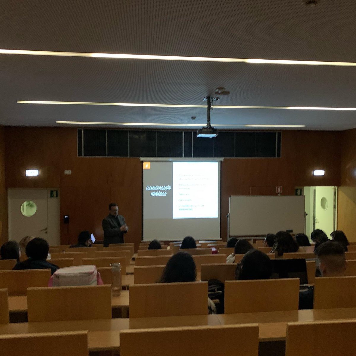 esceunipvc's tweet photo. ESCE Brand Stories com a presença do Prof. Paulo Cunha, coordenador do curso de Comunicação Social da @espm e a participação dos Profs. Daniel Ladeira, Jorge Esparteiro Garcia e Manuel Fonseca.
ESCE-IPVC o teu 🔴 de partida! https://t.co/dcdRW8hK0g
