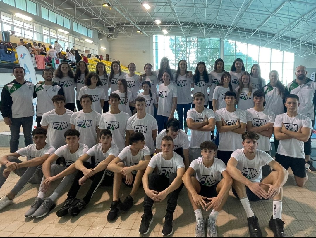 #natación #selección Impresionante la representación de la Natación Andaluza este fin de semana en Portugal. Suerte y a disfrutar!! 💪💪 <a href="/DeporteAND/">Deportes Andalucía</a>