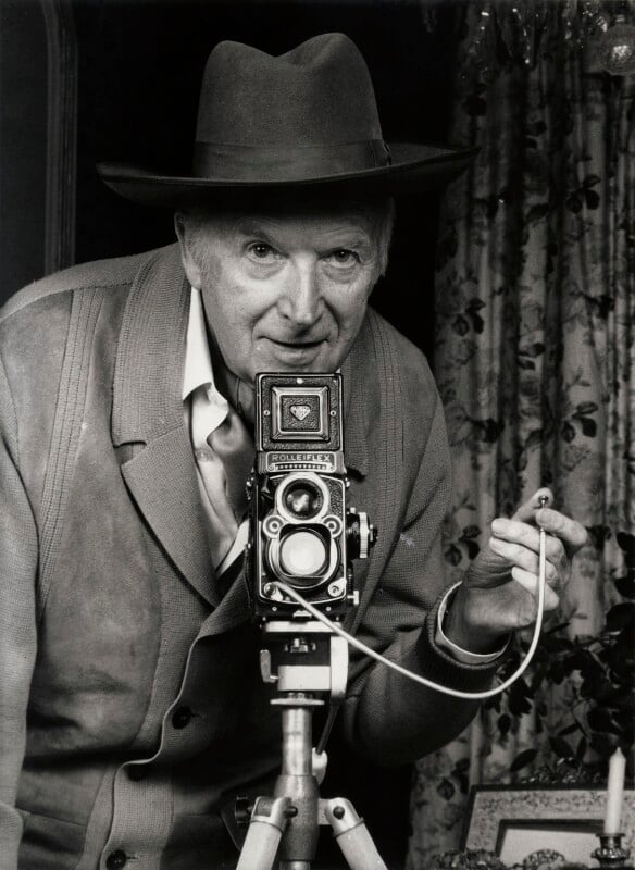 PhotogsAtWork's tweet photo. Cecil Beaton, CBE (January 14,1904 –  January 18,1980)🇬🇧 #FashionPhotograpy #PortraitPhotography #CecilBeaton #Photography https://t.co/hNjFvFW9Qw