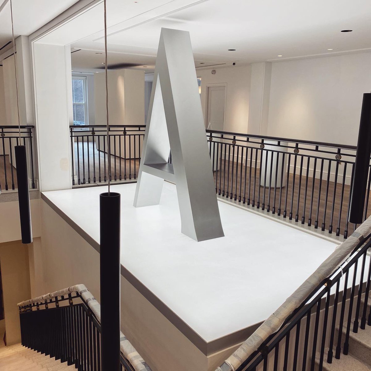 AspreyStudio's tweet photo. The Asprey Studio Gallery, a space for Asprey Studio / Asprey Bugatti releases + artists in web3. Club members can soon access the space ahead of public release + benefit from WL spots on collections/drops. Powered by Bugatti speakers available to AB NFT holders.

#aspreystudio https://t.co/J8FXYFySuG