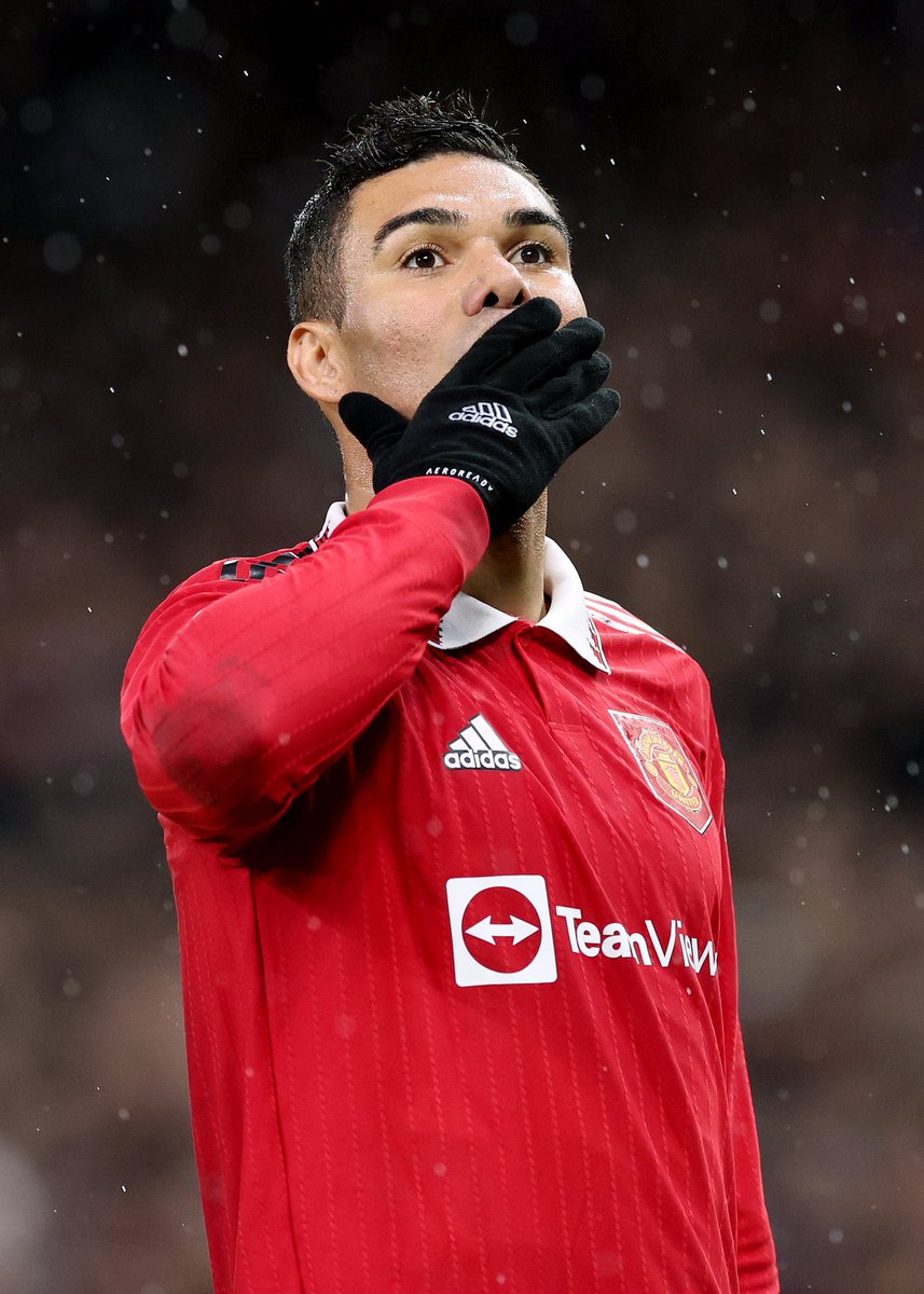 O impacto que o Casemiro teve no Manchester United é absurdo.

Desde a Copa são 7 jogos com 1 gol e 3 assistências, isso enquanto faz tudo que um volante de elite precisa fazer.

O MELHOR volante do mundo.