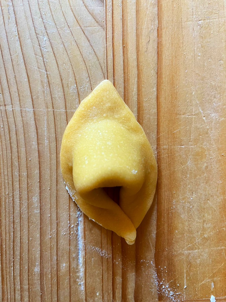Martinicola3's tweet photo. Trovatevi il moroso dell’Emilia Romagna, fidatevi https://t.co/geUT4z5U1p