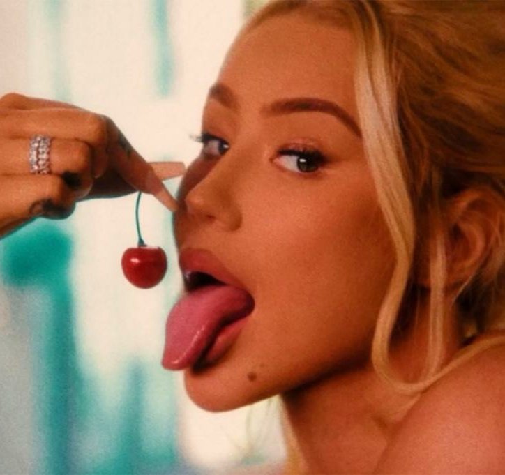 Marcos_Iggy's tweet photo. HITOU🔥: Tweet de Iggy Azalea anunciando a sua chegada na plataforma Onlyfans, bate 100k curtidas no twitter e 12,3 milhões de impressões. Lembrando que a plataforma será exclusiva para divulgar o seu quarto álbum de estúdio, ainda sem data de lançamento. https://t.co/29884EELwz