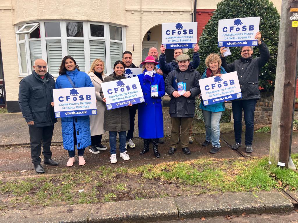 Anna_Firth's tweet photo. Great last few days out canvassing in #Belfairs and #Blenheim with the local councillors.
It has been especially pleasing to hear feedback from constituents on the bus services, and their delight of the new number 3 bus! https://t.co/tYqHvAH6Qt