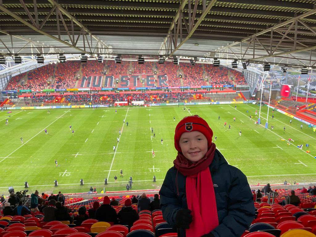 SweeneyAlan's tweet photo. #ThomondParkSelfie https://t.co/QxwLIO1wt9