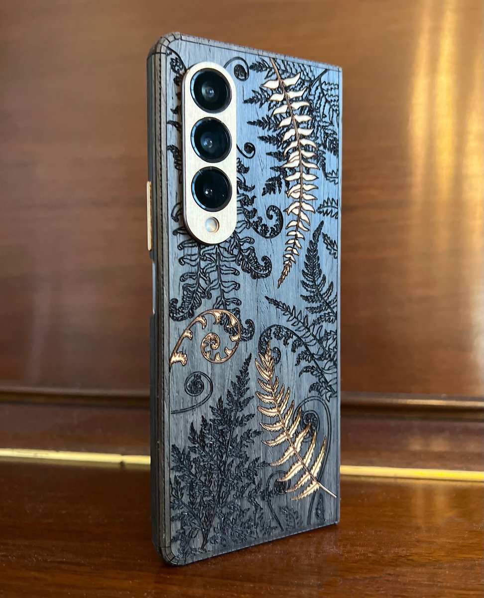Toastmade's tweet photo. #CustomCoveroftheDay. Ebony #Fold4 cover with a geautiful fern inlay design. The customer came by Toast Studios for local pickup and a complimentary install! https://t.co/XmvMlVFw3Z
