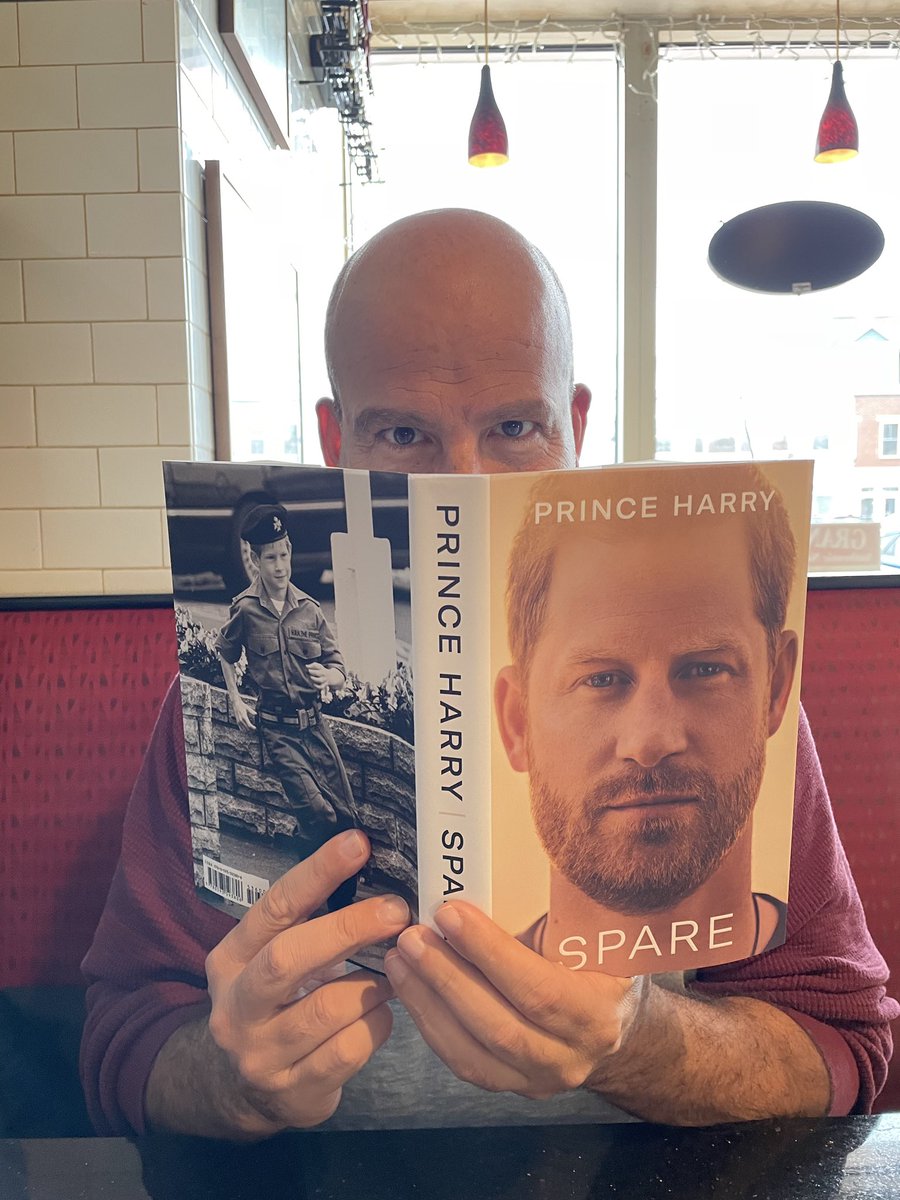 VinniePenn's tweet image. Reading #Spare together with my #daughter. I kinda love that the guy’s blowing it all up. Feels like he’s doing it for his mother. Writing is really good too. #SparePrinceHarry #PrinceHarry #newbook