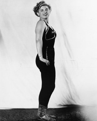 121875Raywwe1's tweet photo. Remembering WWE Hall Of Famer #MaeYoung Who Passed Away 9 Years Ago Today #RIPMaeYoung https://t.co/wkedQbIp9s